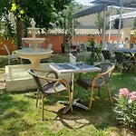 Des Lacs Bleus Hotel